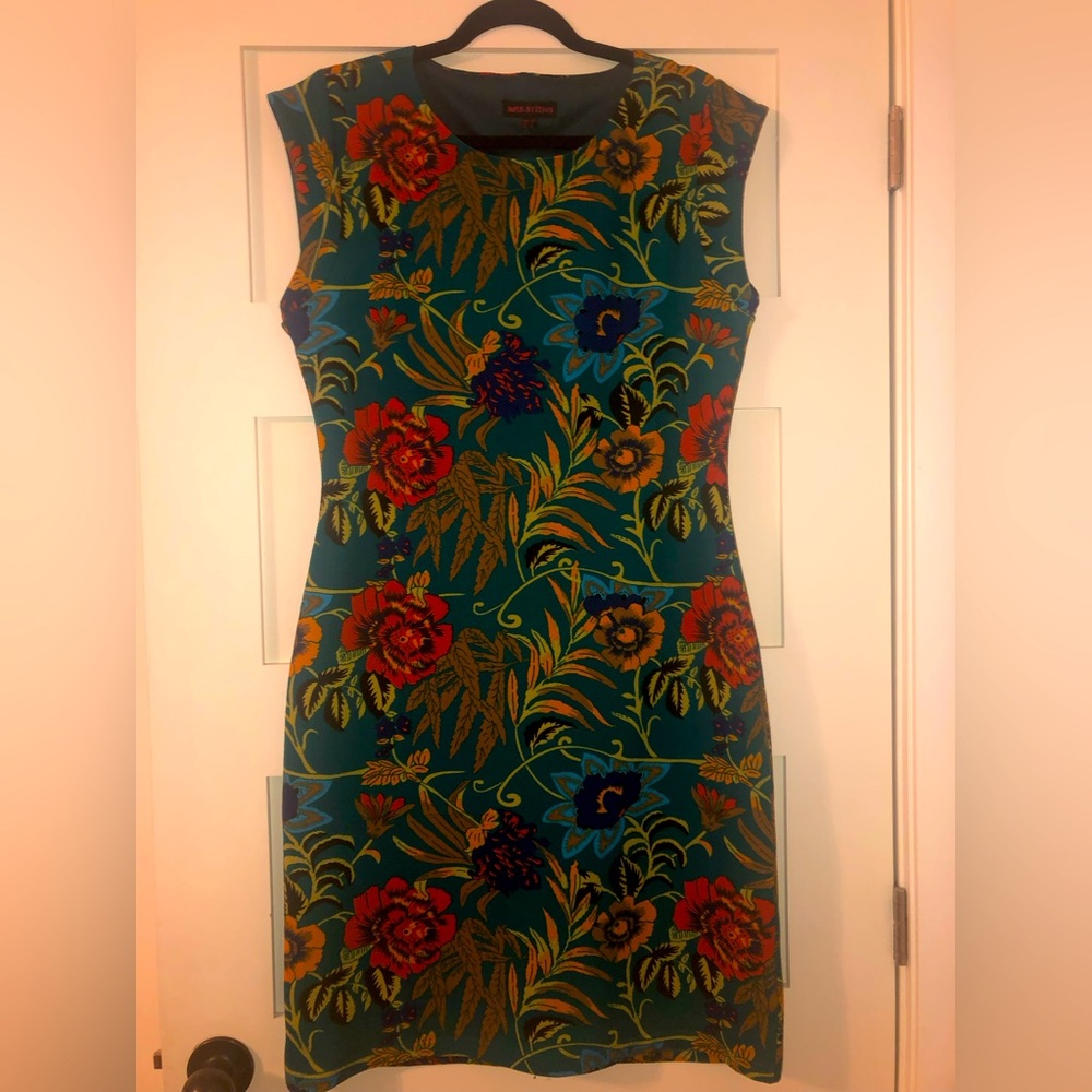 Green patterned Superstition Midi dress size 10.